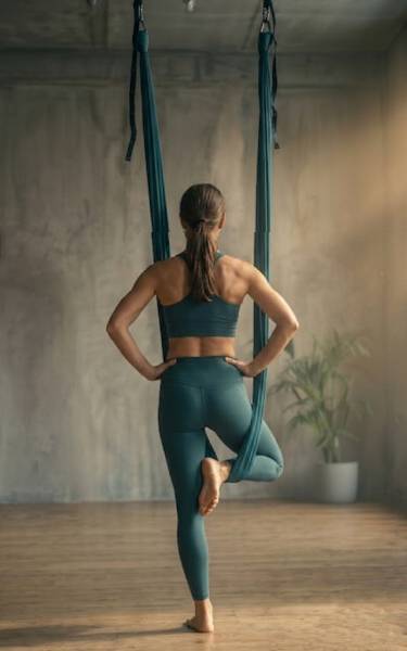 Mathimata-Aerial-Beginners-yoga-studio-athina